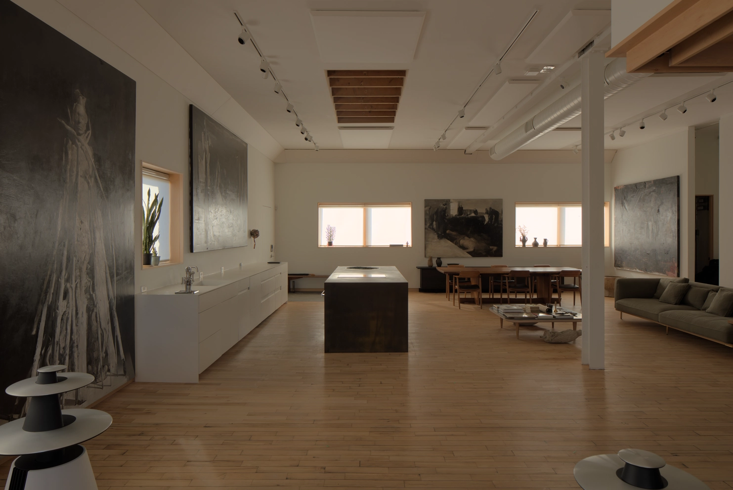 House monolith 00082