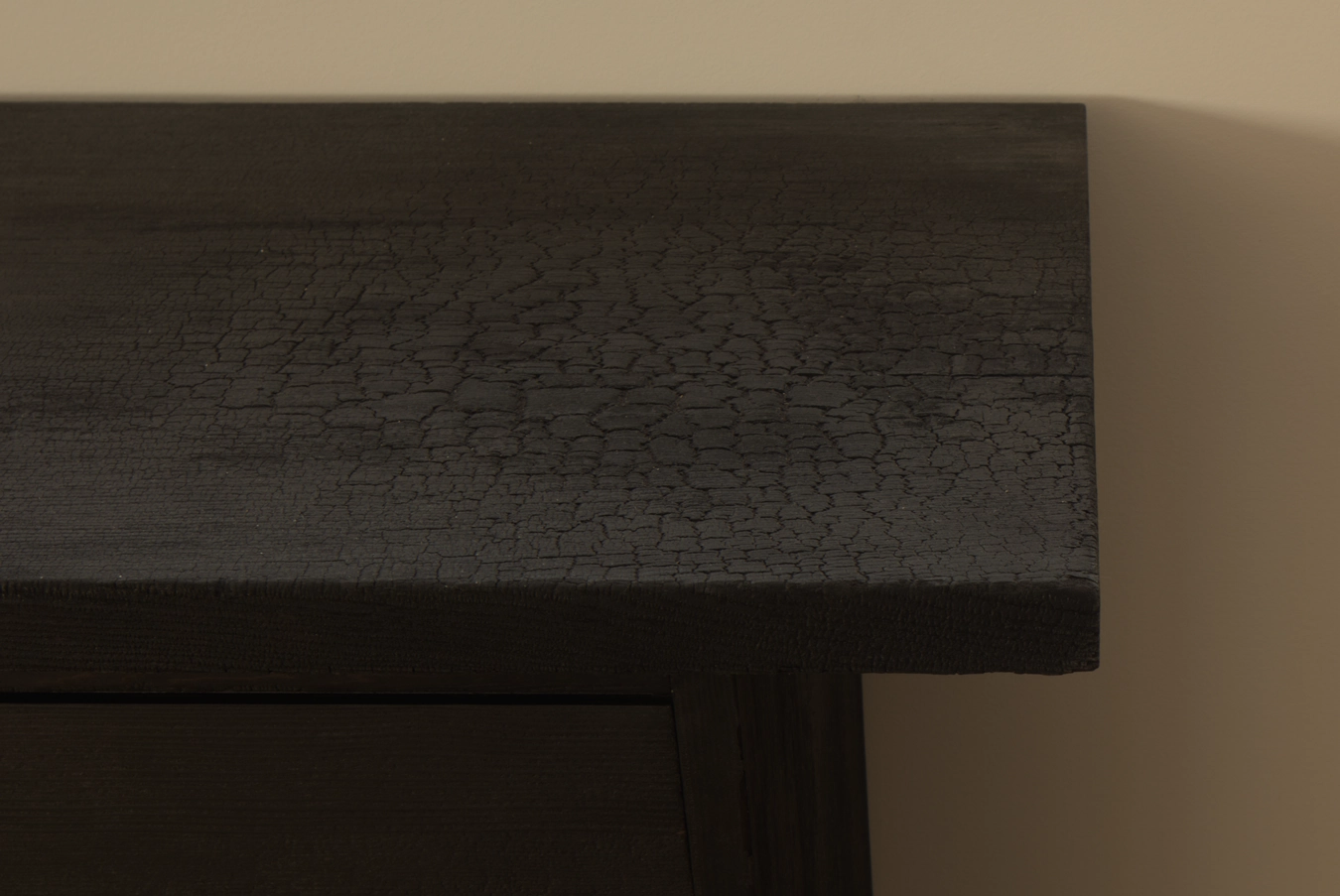 Sideboard details 00042