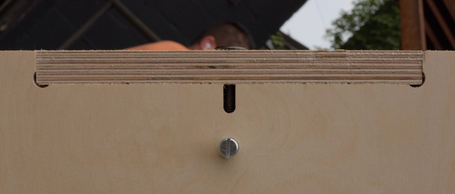 Screen plastic warehouse 00080