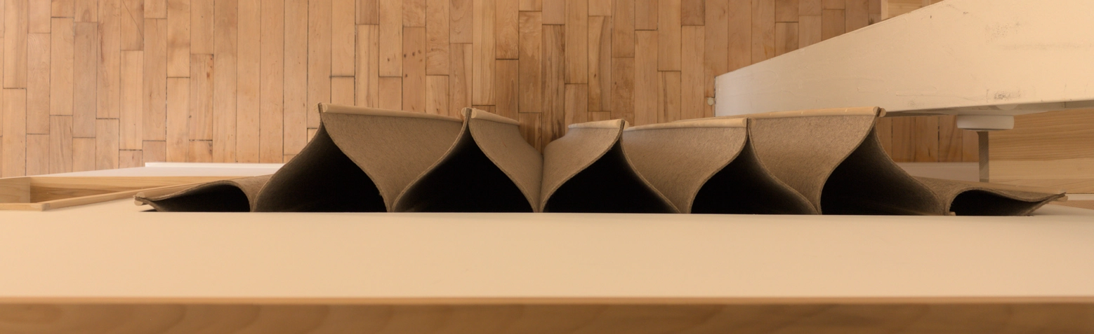 Screen felt details 00015