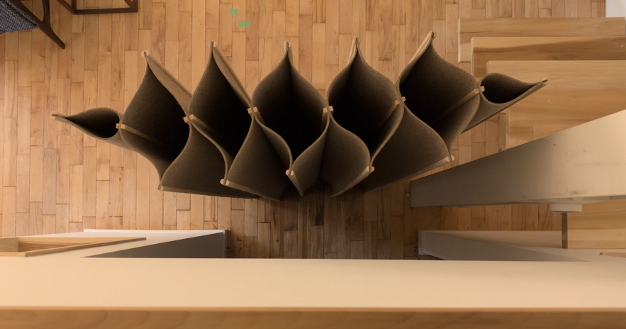 Screen felt details 00024